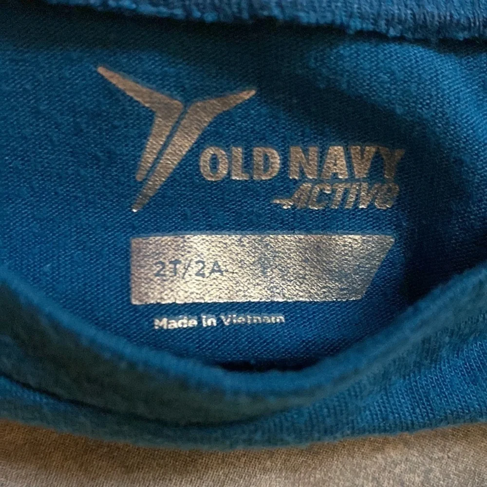 OLD Navy Active top Size 2T